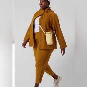 Athleta Brooklyn pant Brass yellow Sz 20 Generous fit
EUC ankle length workwear